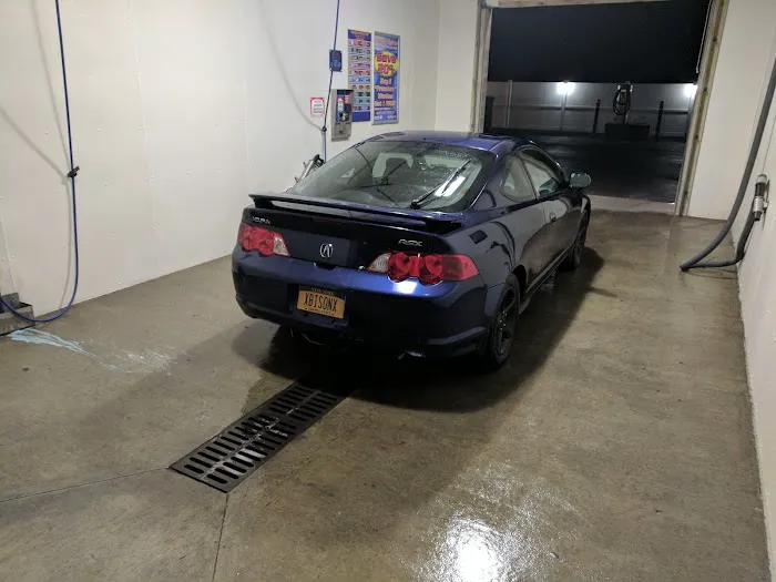 Aces & Eights Car Wash 0