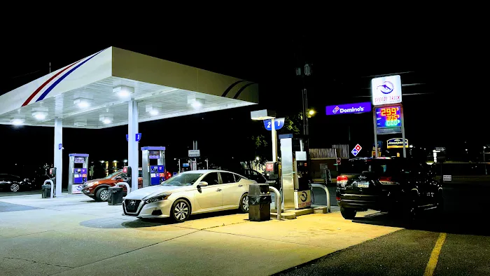Speedy Track Gas & Foods 7
