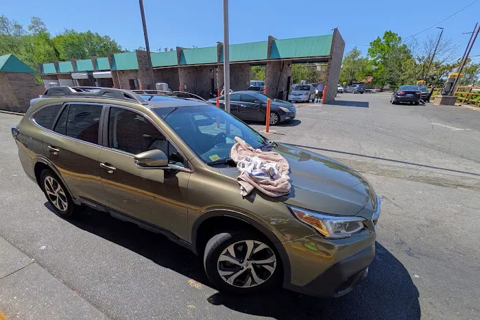 Billy's Touchless Car Wash 3