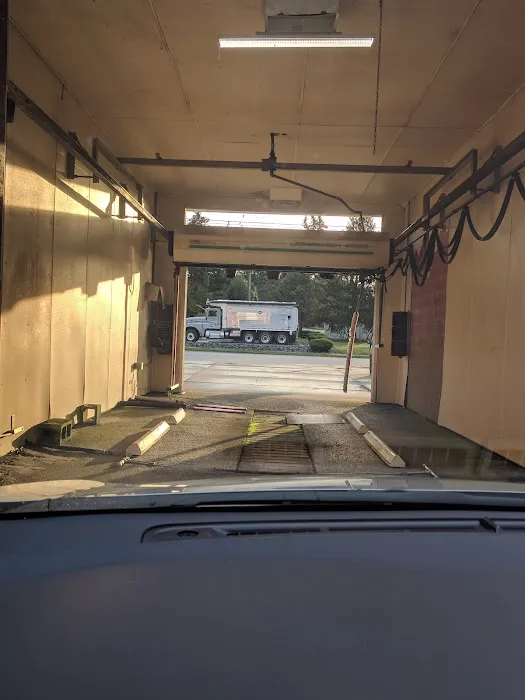 Chill’s Shine & Glo Car Wash & Storage 2