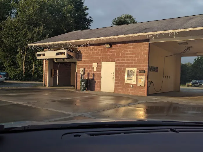 Chill’s Shine & Glo Car Wash & Storage 9