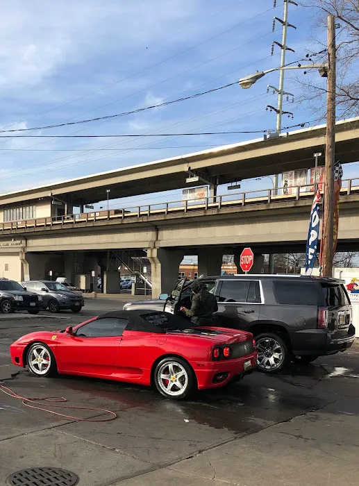 Johnnie's Car Wash on Oak 2