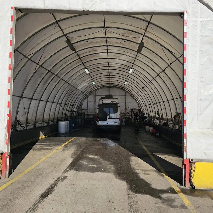 Exit 52 Truck Wash 5