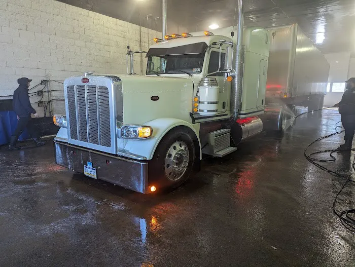 Blue Beacon Truck Wash of Hubbard, OH 6