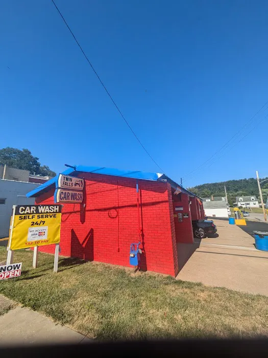 Twin Falls Self Serve Car Wash w/ Free Vacs 9