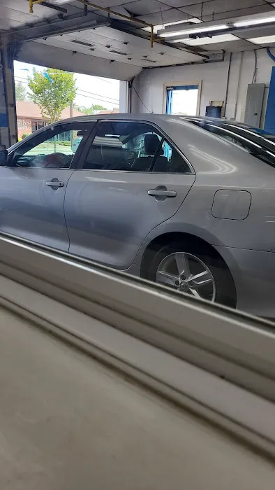 Freeway Car Wash 7