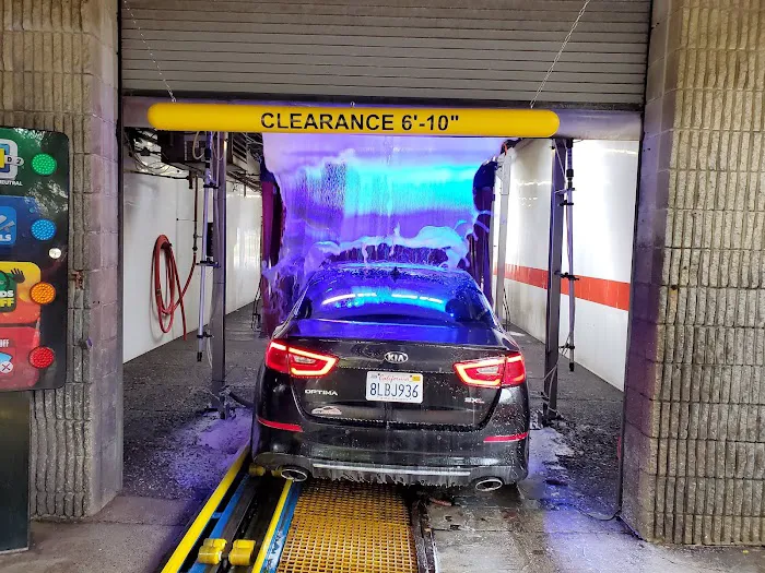 ScrubaDub Car Wash (Marlborough) 7
