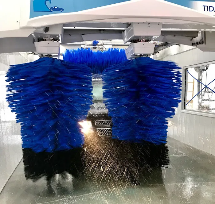 Tidal Wave Car Wash 4