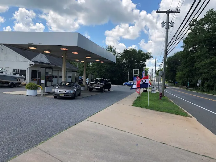 Finish Line Liberty Gas Station and Car Wash 8