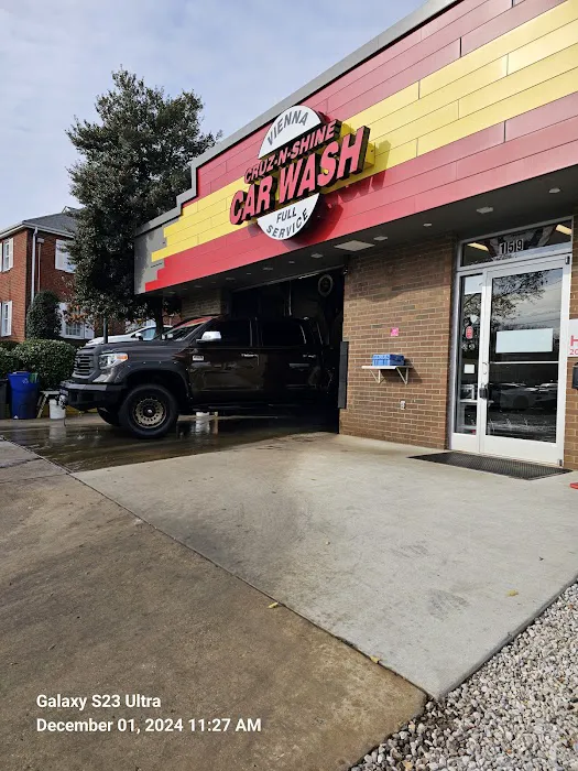 Cruz N Shine Car Wash 4