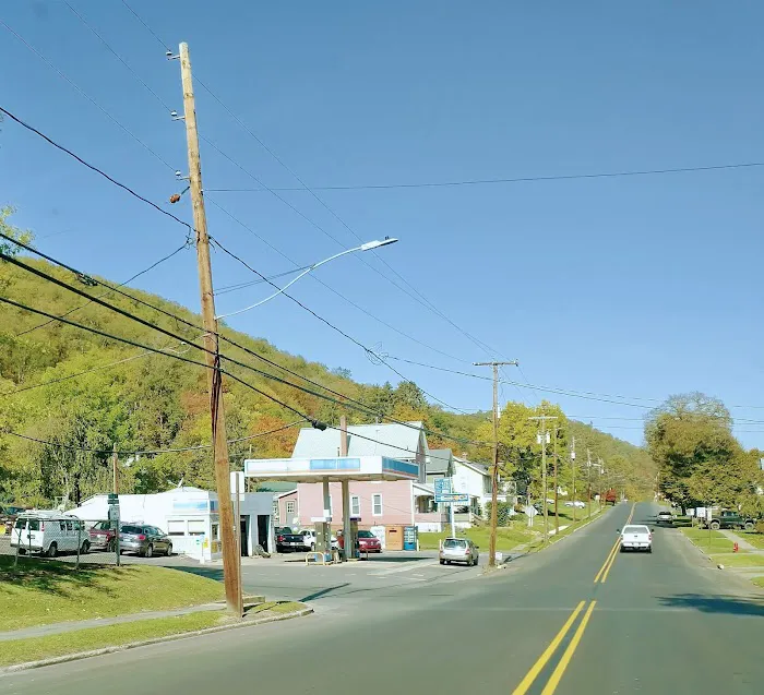 Bitner's Gulf Station 0