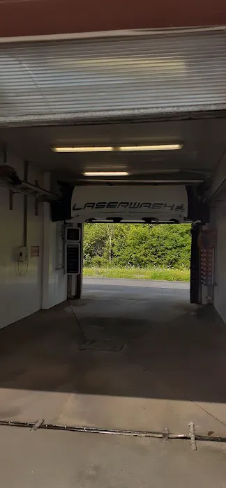 Bud's Car Wash 5