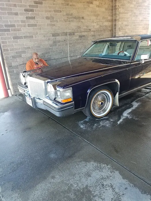 Splash & Shine Auto Bath 8