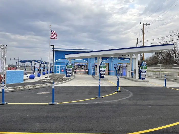 WAVE'S Carwash 1