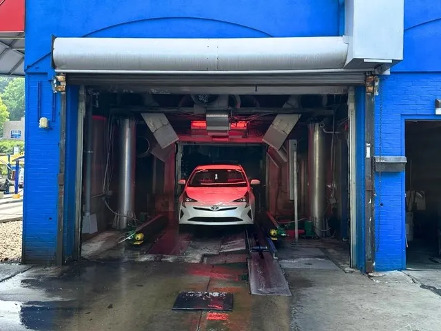Mr. Magic Car Wash - Banksville 9