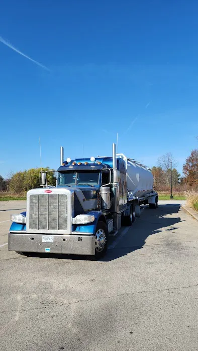 Shane’s Garage at Dale's Geneva Truck Services & Wash Inc 8