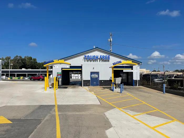 Salem Touch Free Car Wash 3