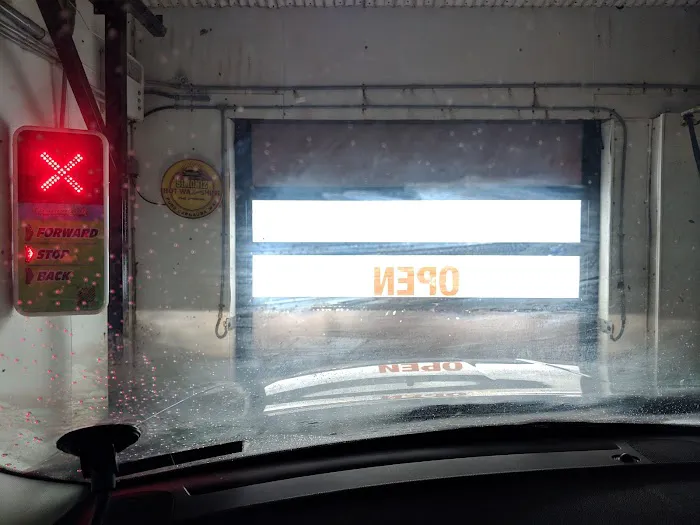 Ducky's Car Wash 0