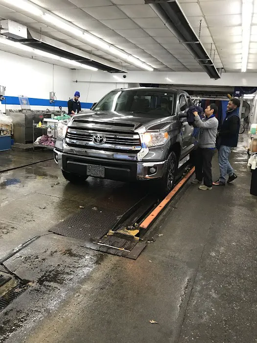 Freeway Car Wash 9