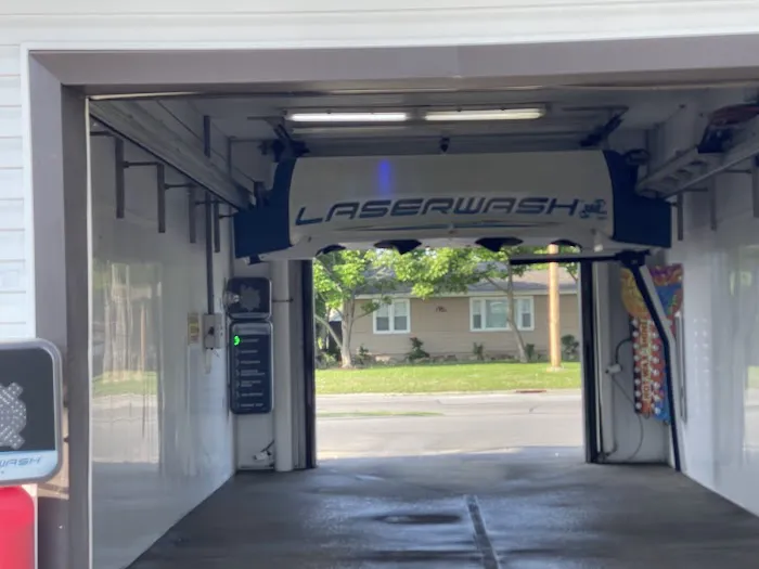 Bud's Automatic Laser Car Wash 4