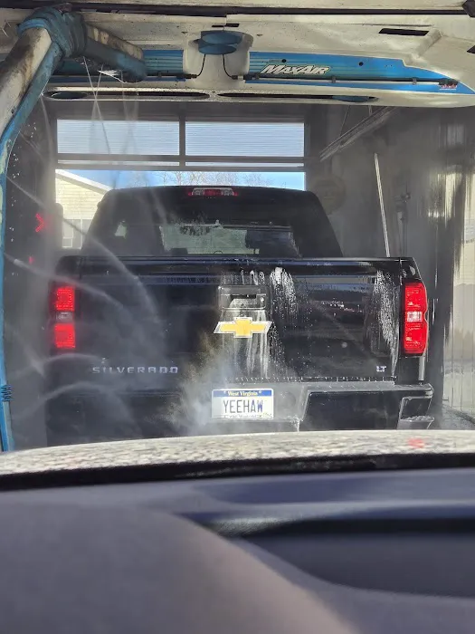 Mudsuckers Car Wash 4