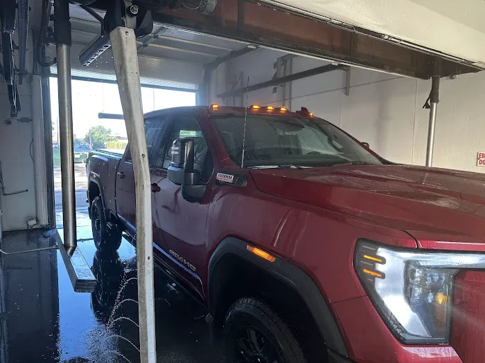Duckys Car Wash 4