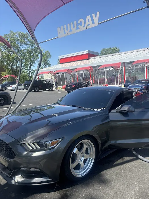Tommy's Express® Car Wash 8