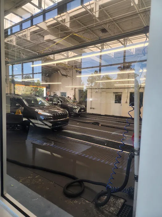 Flagship Carwash 0