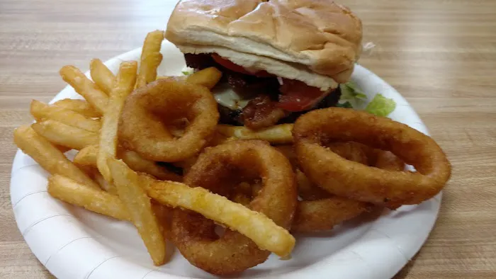 Steiner's General Store & Diner 9