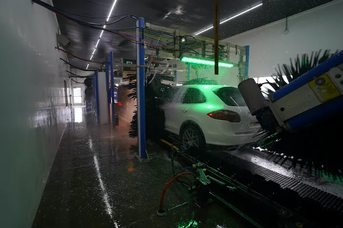 Zoom Express Car Wash 4