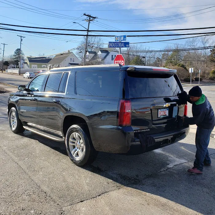 Rojo Interior and Exterior Car Wash 5