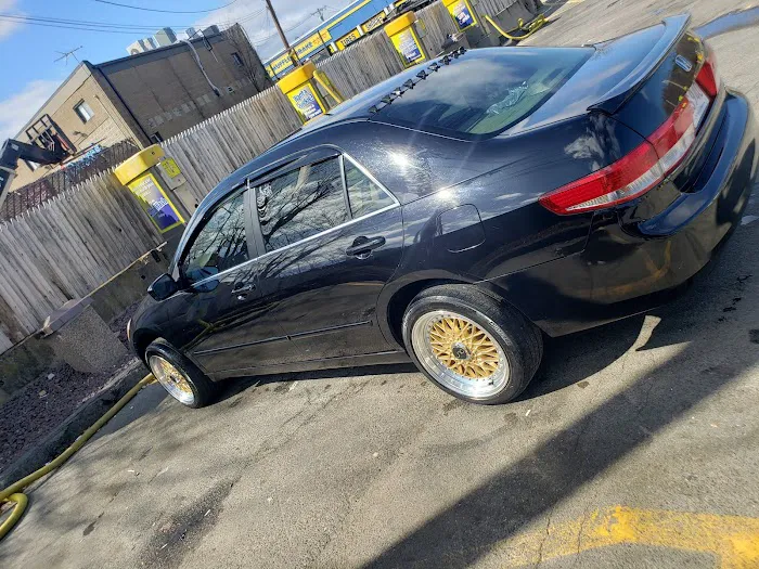 Quick & Clean Car Wash of Waltham 4