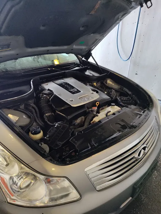 Quick & Clean Car Wash of Waltham 7