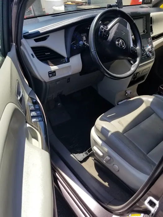 ScrubaDub Car Wash & Auto Detailing Center (Brookline) 9