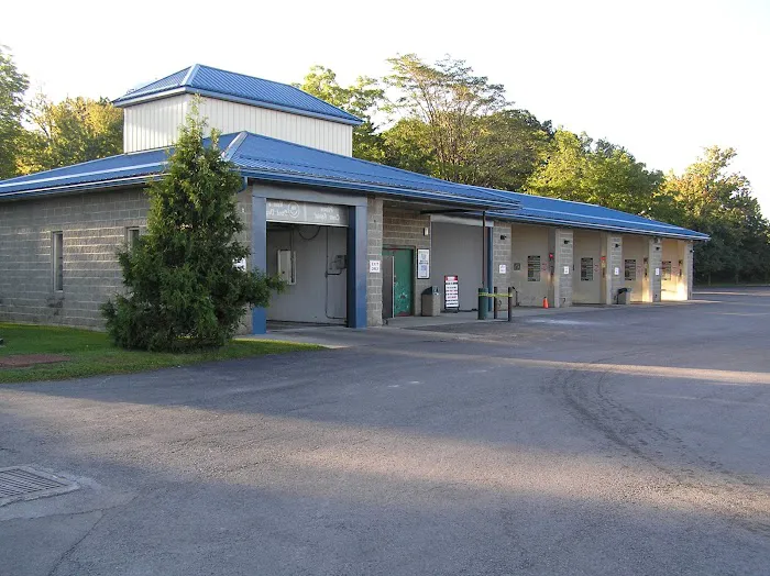Lutz's Carwash 2