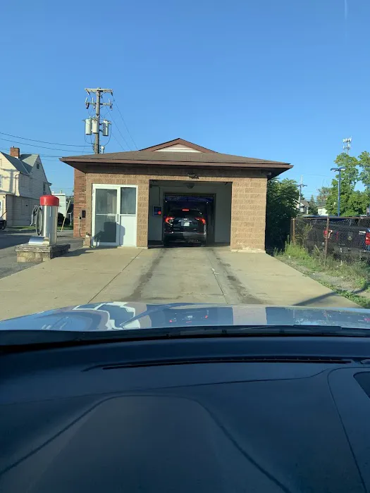 Petit Auto Wash, Bedford 1