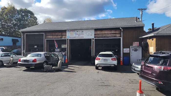 Johnny’s Spotless Carwash and Detailing 1