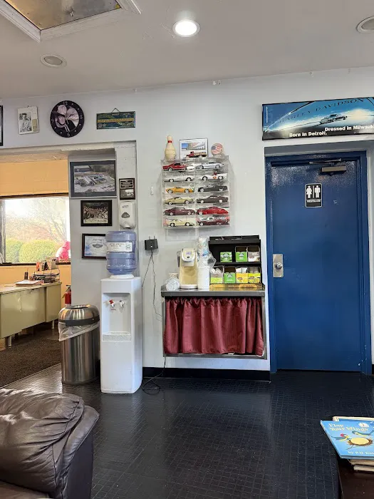 King Triton Car Care Center 3