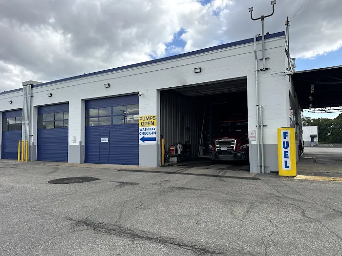 Boston Truck Wash & Fuel - Truck Wash & Cleaning 4