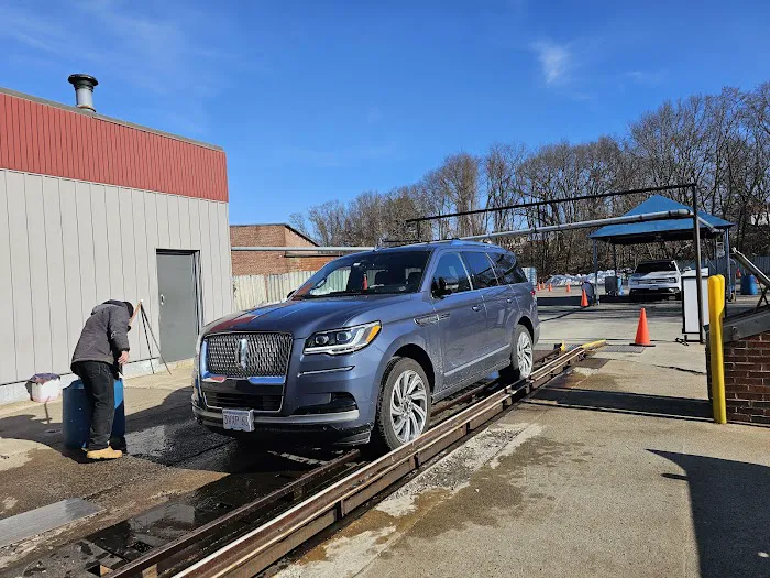 Lowell Car Wash & Detail Center 4