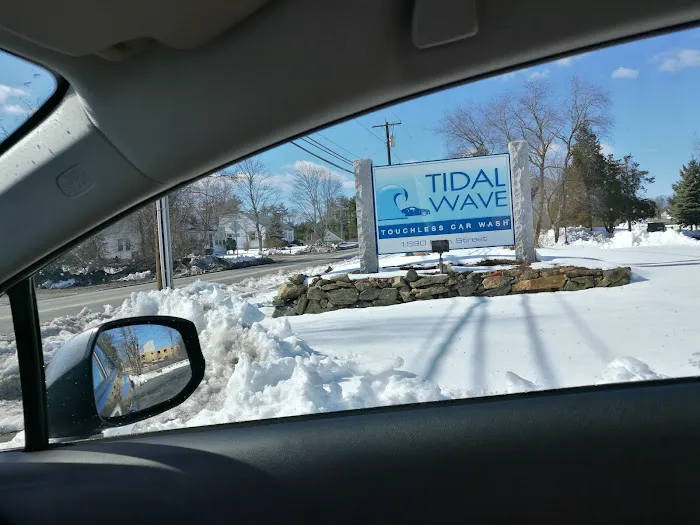 Tidal Wave Car Wash 4