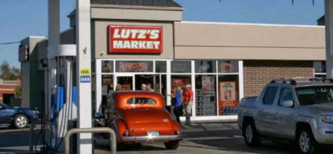Lutz's Touch Free Car Wash 3