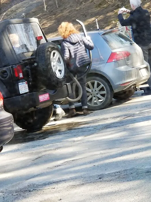 Golden Nozzle Car Wash 4