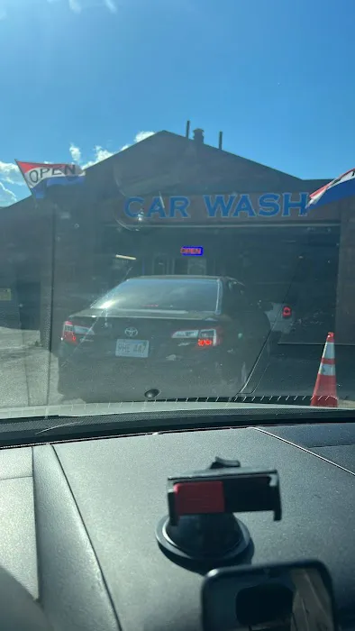 Squikee Clean Car Wash 0