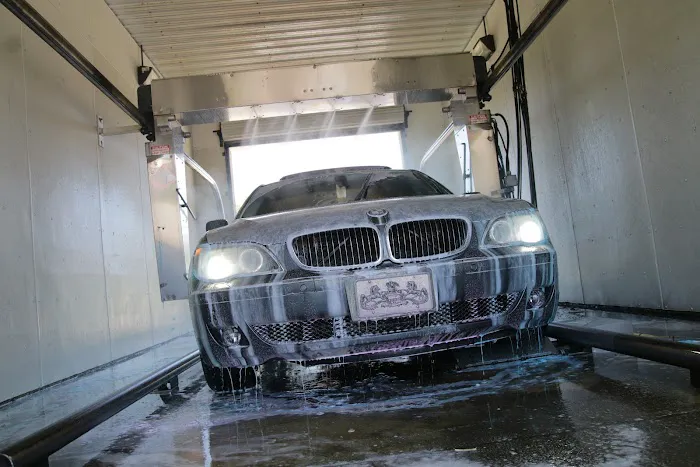 Moonan's Touchless Car Wash 2