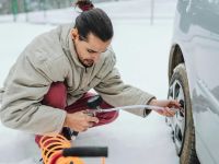 How to Check Car Tire Pressure During Winter for Safe and Efficient Driving