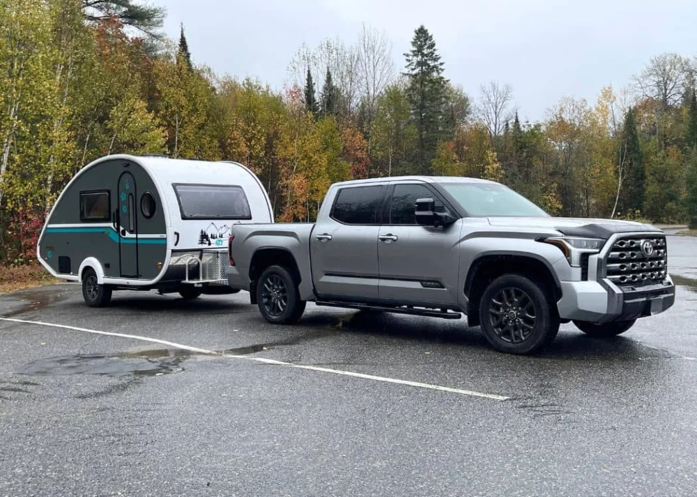 Essential Tips for Towing Cars Behind RVs Safely and Confidently