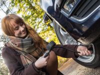 Essential Tips on How to Maintain Car Tires for Summer Driving Safely