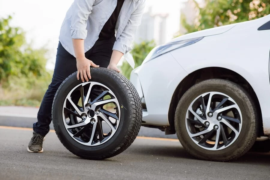 How to Get Help for a Flat Tire at Night: Safety and Assistance Tips