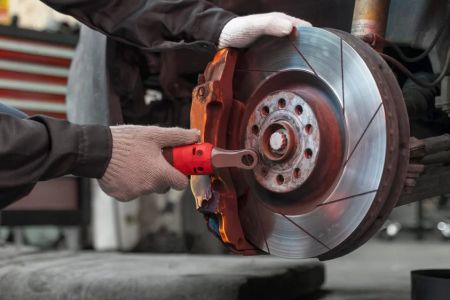 Understanding Brake Squeaking: Causes, Solutions, and Maintenance Tips